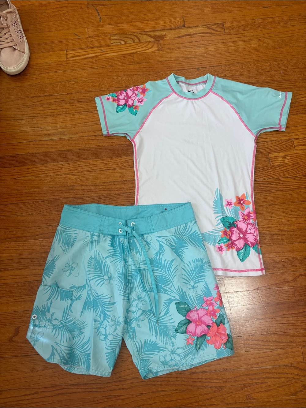 Burnside girls rash guard top and shorts set